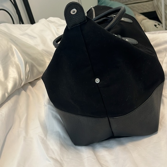 Oscar da la renta overnight bag. - Picture 5 of 5